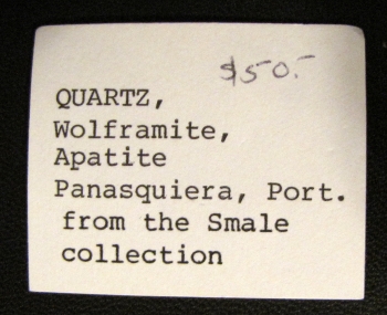 Quartz, Wolframite, Apatite from Panasquiera, Portugal [db_pics/pics/apatite7e.jpg]