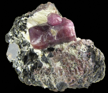 Corundum (var. Sapphire) in Schist from Zazafotsy Quarry (Amboarohy), Ihosy District, Horombe Region, Fianarantsoa Province, Madagascar [db_pics/pics/corundum1a.jpg]