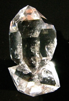 Quartz, var. Herkimer Diamond from Ace of Diamonds Mine, Herkimer County,  New York [db_pics/pics/herkimer4c.jpg]