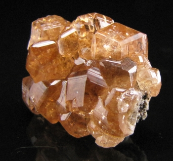 Garnet var. Hessonite from Jeffrey Mine, Asbestos, Quebec, Canada [db_pics/pics/hessonite7b.jpg]