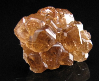 Garnet var. Hessonite from Jeffrey Mine, Asbestos, Quebec, Canada [db_pics/pics/hessonite7c.jpg]