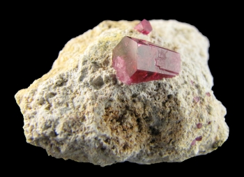 Red Beryl on rhyolite from Violet Claims, Wah Wah mountains, Utah [db_pics/pics/redberyl2b.jpg]