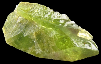 Titanite Var. Sphene from Capelinha, Minas Gerais, Brazil [db_pics/pics/titanite1c.jpg]
